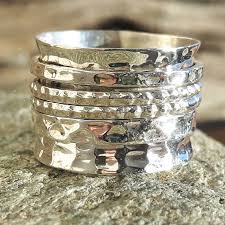 Bague avec 4 anneaux imbriqués. Bague Tournante En Argent Martele Maya Bijoux De Createur Omyoki