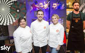 Chef che vanta ben 8 stelle michelin con i suoi 5 ristoranti e che è stato il primo a riuscire a riportare le 3 stelle a milano dopo 25 anni, seguendo. Masterchef 8 Undicesima Puntata In Semifinale Eliminato Guido Gloria Conquista David Munoz Tvzap