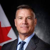 Daniel Macisaac's Instagram, Twitter & Facebook