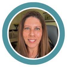 Elisa Fuller's Instagram, Twitter & Facebook