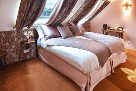 La maison de jeanne is located at 19 rue des balcons, 0.1 miles from the center of thiézac. Le Temple De Jeanne 2 4th Arr Paris France 4 Guest Reviews Book Hotel Le Temple De Jeanne 2
