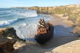 Quinta das varandas is 300 metres from the nearest beach, situated in a quiet area. Vila Nova De Milfontes Barco Encalhado Autor Desconhecido Schiff Wrack Endzeit