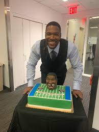 I wonder if michael strahan really got that gap closed or if this is some april fools thing for gma. Michael Strahan On Twitter Is My Gap That Big