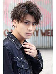 前下がりマッシュ スパイラルパーマ トップガンマッシュ l024190367 ネイビー navy のヘアカタログ ホットペッパービューティー メンズ パーマ メンズ ヘアスタイル 前下がりマッシュ