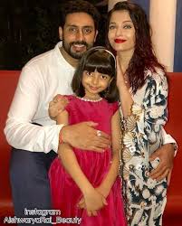 Aishwarya With Her Daughter Aaradhya And Husband Abhishek Bachchan Aishwarya Rai Bachchan Saree Sari