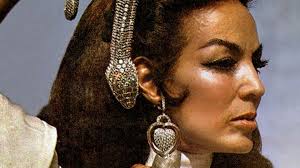 Su figura ha influido todos los aspectos de la vida pública, de la música al cine, sin olvidarse de pasar por la moda, de este ámbito surge una de las. La Coleccion En La Que Cartier Homenajeo A Maria Felix Es Todo Lo Que Queremos Compra Moda Nacional