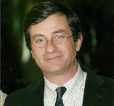 Descubra a 1ª edição da revista em quatro idiomas ( PT/EN/ES/FR ). Esta  edição da revista visa partilhar e comparar UHƅH[