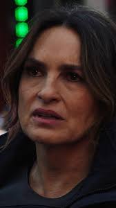 Protect Carisi at all costs. ❤️