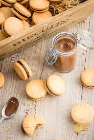 Adorables Petits Biscuits Auxquels Vous Ne Pourrez Pas Resister Sables Et Cremeux Au Chocolat Noir Cremeux Chocolat Gateaux Et Desserts Biscuits