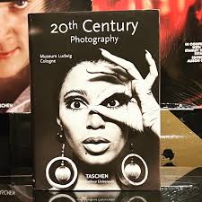 Fritz Kahn. Infographics Pioneer Hardcover, 14 x 19.5 cm, 1.26 kg, 526  pages 30 euro #etjalbania #taschen #taschenbooks #books #fritzkahn  #bookstore