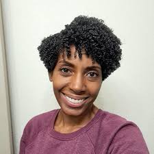 Hey ladies! So excited to finally be at the point that Day 6 hair is still  giving... It's been a journey.” Shikara, SeeSomeCurls Subscriber Florida  Lissen…a Day 6 wash&go in Florida!!! Shikara