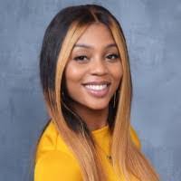 Kim Hulsey's Instagram, Twitter & Facebook