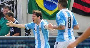 El encuentro se jugó en la ciudad de riad frente a 25.000 espectadores que ovacionaron al delantero del barcelona ante cada intervención. Con Tres Goles De Messi Argentina Le Gano A Brasil En Un Partido Inolvidable Futbol La Voz Del Interior