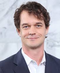 Dean Cade's Instagram, Twitter & Facebook