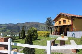 Selección de hoteles y casas rurales para disfrutar del turismo rural en cantabria. Casa Rural La Corona Casa Rural En Santiurde De Toranzo Cantabria