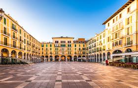Palma, unofficially known as palma de mallorca, is the capital and largest city of the autonomous community of the balearic islands in spain. Palma De Mallorca á… Sehenswurdigkeiten Tipps Angebote Urlaubsguru