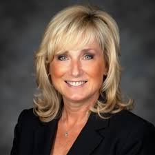 Dina Bryan's Instagram, Twitter & Facebook