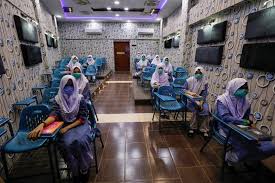 Secondly, grade 9 to 12 reopen across pakistan on monday, january 18, 2021. Pakistani Students Back In School After More Than Six Months Reuters