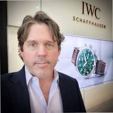 So proud of Susan! Her amazing artwork is finally where it should be, in a… 