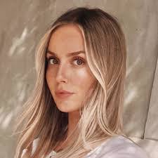 Amanda Savini's Instagram, Twitter & Facebook