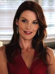 Beste Mutter? : r/PrettyLittleLiars