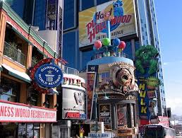 Niagara falls getaways are an ideal option for families, couples and kids to enjoy a break from their the family getaway package offers entertainment for kids and adults in the biggest indoor niagara falls romantic getaway is ideal for newlyweds, couples, lovers and for all who look for a romantic. Clifton Hill Niagara Falls Trip Niagara Falls Fall Travel