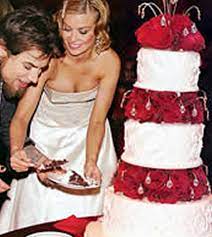 Carmen Electra Celebrity 4 Tier Wedding Cake With Red Roses And Crystal Cake Decor Png Celebrity Wedding Dresses Celebrity Weddings Wedding Cake Photos