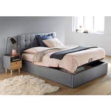 lit coffre avec sommier relevable gennie lit coffre ensemble de chambre lit sommier