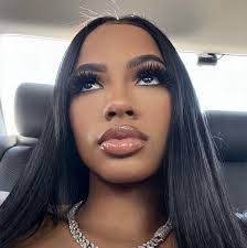 Omari Saunders's Instagram, Twitter & Facebook