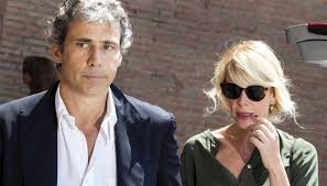 Ma la marcuzzi, in tutti questi anni, ha mantenuto ottimi rapporti. Alessia Marcuzzi Con Il Marito Paolo Marconi Calabresi Alessia Marcuzzi Il Primo Grande Amore Di Simone Inzaghi Virgilio Sport