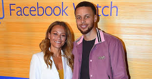 She was also caught on camera hugging the mystery man. Steph Curry S Mom Sonya Curry Is A Teacher And Great Inspiration To Him