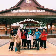 Dataran alor gajah) or keris square (malay: Photos A Dataran Keris Batiment Universitaire A Alor Gajah