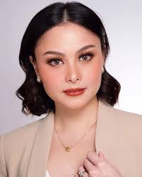 Women are pretty without make-up, I am all for natural beauty and skin but  there are also endless ways to enhance your look and feel more confident  with the right one... ❤️❤️❤️ @