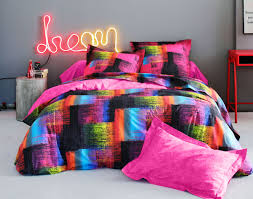 Pour ce linge de lit en couleur grand teint, confectionné en france, le comptoir. Becquet Couette Couleur Gamboahinestrosa