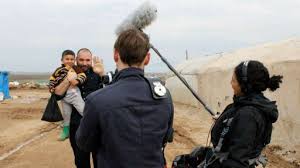 Check spelling or type a new query. Ard Online Twitterren Benjamin Hiller Ist Freiberuflicher Kriegsreporter Er Versorgt Bildagenturen Mit Fotos Und Geschichten Wenn Sie Denn Kaufen Was Bewegt Menschen Fur Ihren Job In Krisengebiete Zu Gehen Https T Co 0sccim1rxa Https T Co