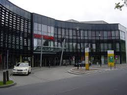 Rund 1200 mitarbeiterinnen und mitarbeiter sorgen dafür, dass es ihnen bald wieder besser geht und sie so gut wie möglich umsorgt werden. Datei Bremen Klinikum Ldw Jpg Wikipedia