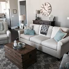 Love The Setup Of This Living Room Beautiful Accent Pieces And The Coffee Tabl Small Apartment Bedrooms Small Apartment Living Room First Apartment Decorating