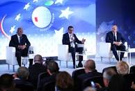 نتيجة بحث الصور عن ‪Forum Ekonomicznym Polska - Wschód 2004‬‏