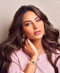 Fouz Alfahad Therealfouz فوز الفهد فاشنيستا fashionista #Kuwaiti #arabwomen  #arab #fashionista #middleeastern #arabgirls #middleeasterwomen  #kuwaitiwomen #kuwaitigirls #kuwaitiwoman #kuwaitigirl #model #kuwaitimodel