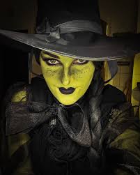 Marina van der Velden‎