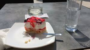 Tolle rezepte in vielen variationen und vieles mehr! Kuchen Wasser Gibt Es Gratis Bild Von Slastice Bobis Split Tripadvisor
