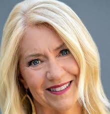 Daniel Gootnick's Instagram, Twitter & Facebook