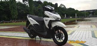 Honda vario 125 menggunakan mesin 125cc sementara honda vario 150 2018 menggunakan mesin 150cc. Bongkar Aki Dan Isi Air Radiator All New Honda Vario 150 125 Bisa Sendirian Gilamotor