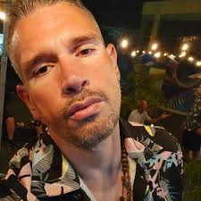 el CALZON BORICUA GIGANTE 😱🇵🇷 Relleno de Arroz con Gandules 🐖 Lechon..  Morcilla y Mas 😍 Esto SI es un Calzon !