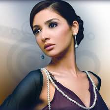 قم بذلك عدة مرات على التوالي، فهذا سوف يساعد وزن الماء على. Ø§Ù„Ù†Ø¬Ù…Ø© Ø­Ù†Ø§Ù† ØªØ±Ùƒ ØªØ¹ÙˆØ¯ Ù„Ù„Ø³ÙŠÙ†Ù…Ø§ Ø¨Ø¯ÙˆÙ† Ø§Ù„Ø­Ø¬Ø§Ø¨