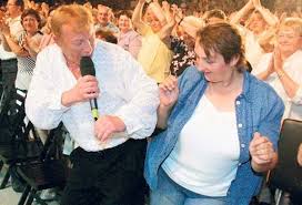 Obraz na płótnie malarskim, dzięki któremu uzyskujemy zachwycający, realistyczny efekt. Mirek Szoltysek Slaska Biesiada Czaruje Ludzi Slaskie Nasze Miasto