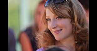 Consejos para prevenir el estreñimiento en bebés y niños. Les Tuche Stephanie Parviendra T Elle A Devenir La Nouvelle Paris Hilton Purepeople