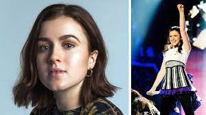 Helen medverkar i nyinspelade serien thunder in my heart på viaplay. Amy Deasismont Tidigare Diamond Gor Viaplay Komedi Thunder I Mitt Hjarta