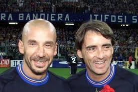 Probabilmente mai almeno negli ultimi trent'anni la nazionale italiana ha avuto così tanti volti noti in panchina. Mancini Vialli E La Rivincita Di Cui Nessuno Parla Gli Europei Dell 88 E Quella Sostituzione