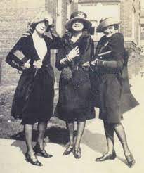 We have a large website dedicated to the outfits of the 20s, fashion in the 1920s which has 100s of. 1920s Fashion Us Banks Ban Flappers 1922 Report Glamour Daze